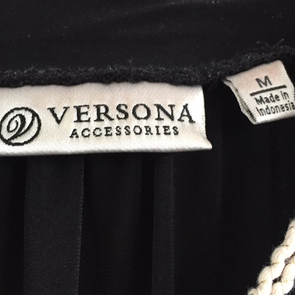 Versona Top - Picture 3 of 5